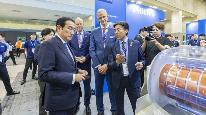 岸田元総理のフィリップスブース訪問