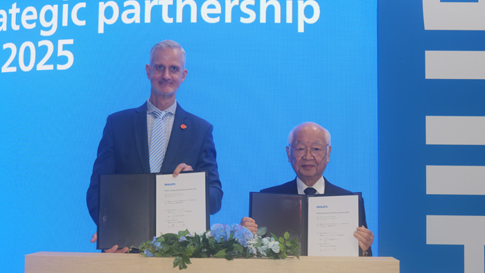 株式会社アダチとの戦略的パートナーシップ締結式